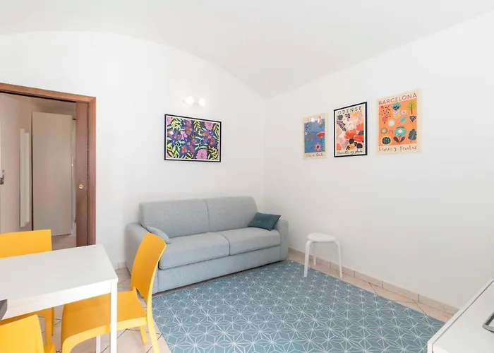 Guesthost - Colourful Flat San Donato تورينو