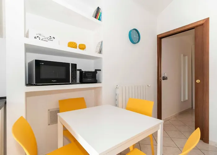 Guesthost - Colourful Flat San Donato تورينو