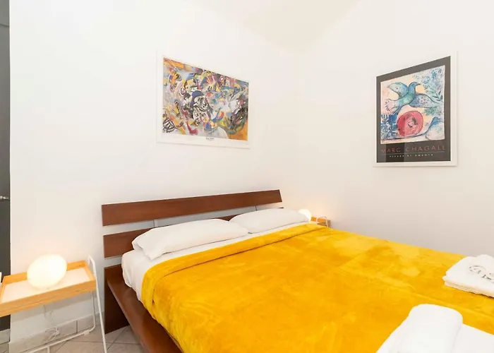 شقة Guesthost - Colourful Flat San Donato *