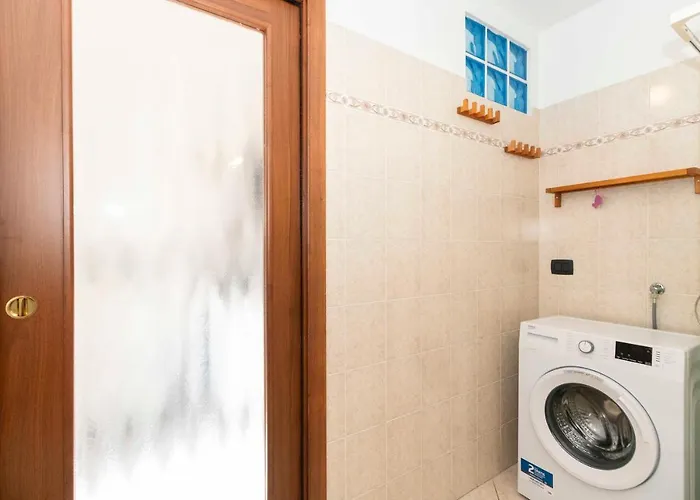 شقة Guesthost - Colourful Flat San Donato