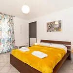 Colourful Flat San Donato